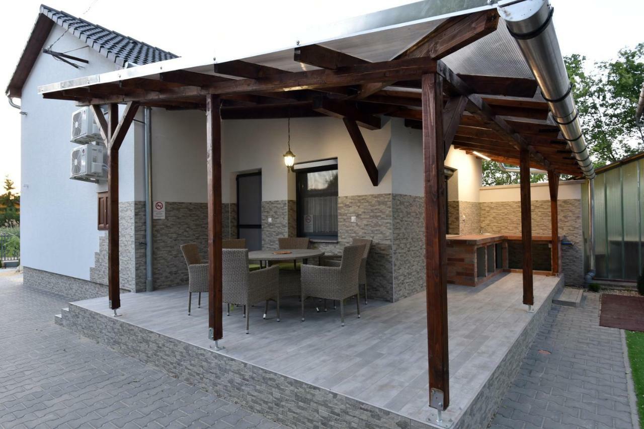 Siraly Apartman Hajdúnánás Zewnętrze zdjęcie