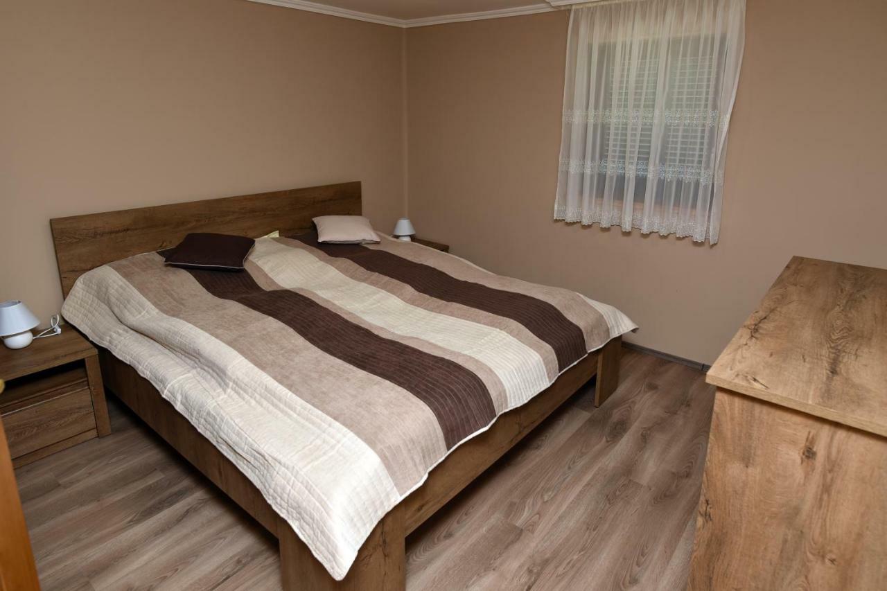 Siraly Apartman Hajdúnánás Zewnętrze zdjęcie