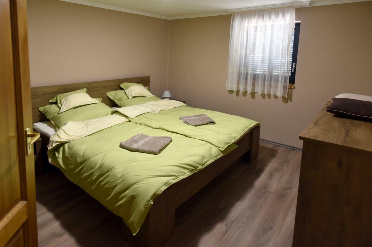 Siraly Apartman Hajdúnánás Zewnętrze zdjęcie