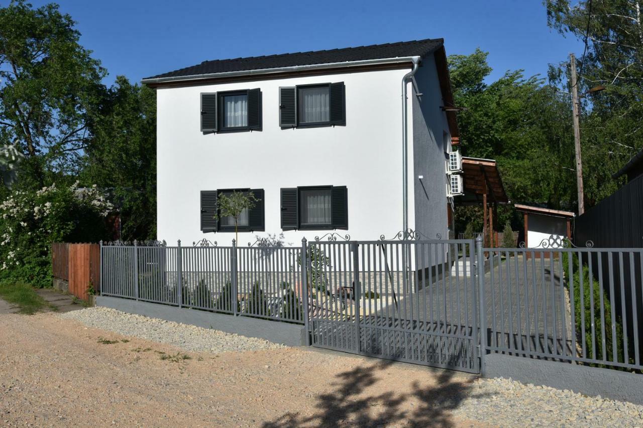 Siraly Apartman Hajdúnánás Zewnętrze zdjęcie